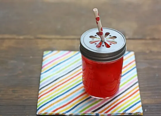 homemade raspberry lemonade