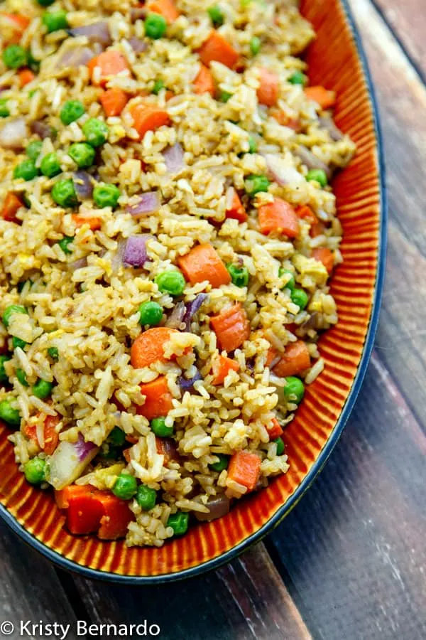 Don't throw away that leftover rice! Easy Fried Rice is so much better for you than takeout and a lot tastier, too! | the wicked noodle | #dinner #asian #cheapeats