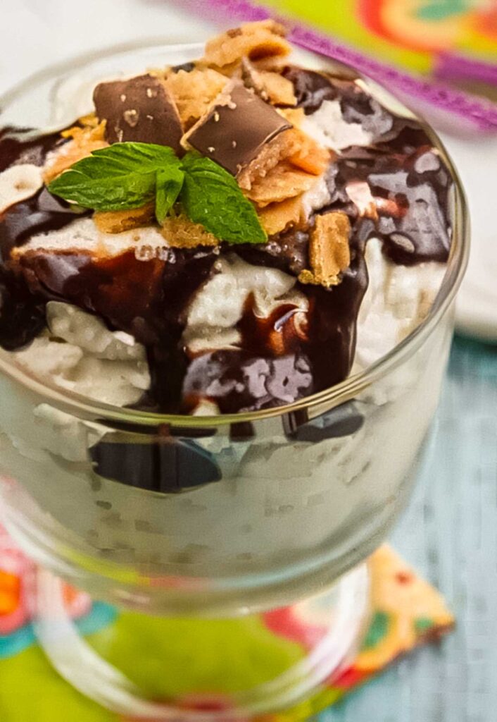 The Best No Bake Butterfinger Pie – Just 10 Minutes Prep! a closeup of a dish of no bake butterfinger pie