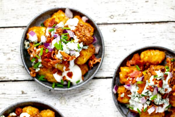 Blue Cheese Burger Totchos - all of your favorite flavors and ingredients from a Blue Cheese Burger served over tater tots for an easy, delicious dish that serves a crowd!