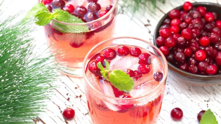 31 Festive Holiday Cocktails