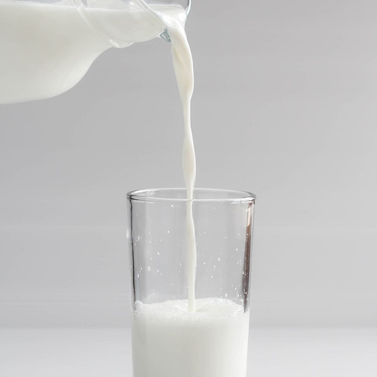 12 Best Whole Milk Substitutes for Recipes