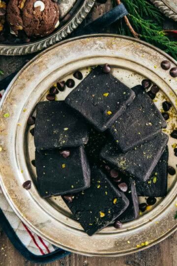 Chocolate Shortbread Cookies with Crunchy Pistachios
