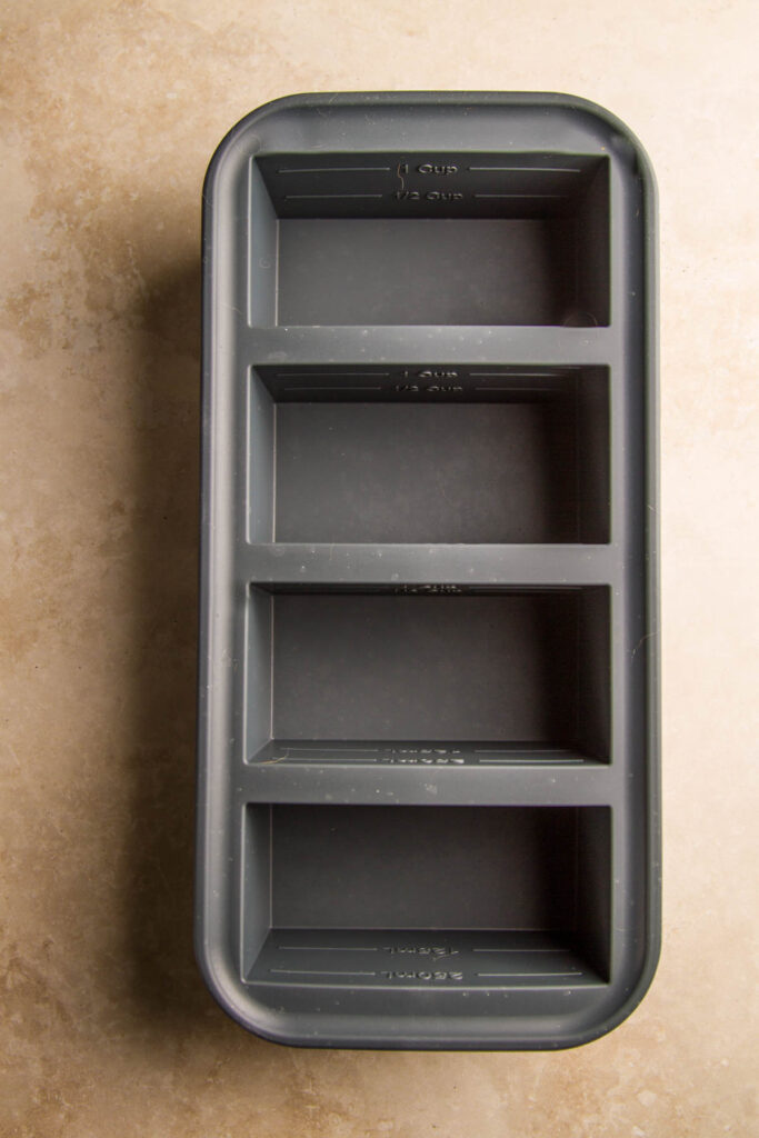 a gray 1-cup sized souper cube